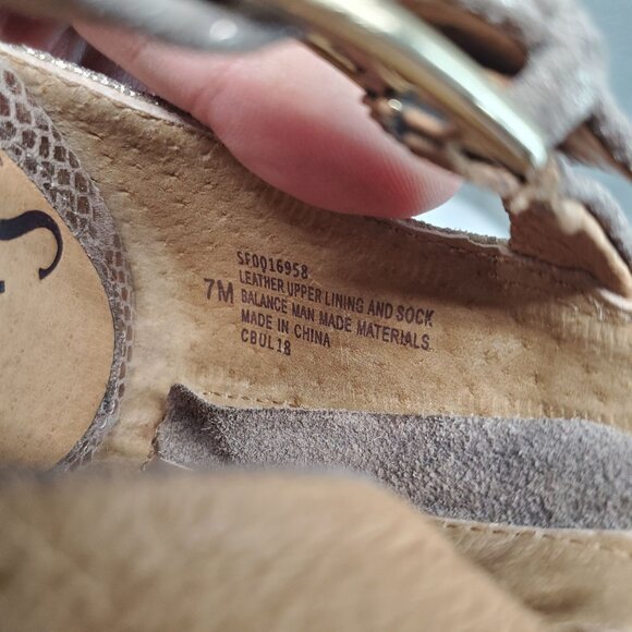 Sofft Shoes Womens Size 7 Brown Shimmer Leather Mauldin Strappy Sandals - Picture 10 of 11